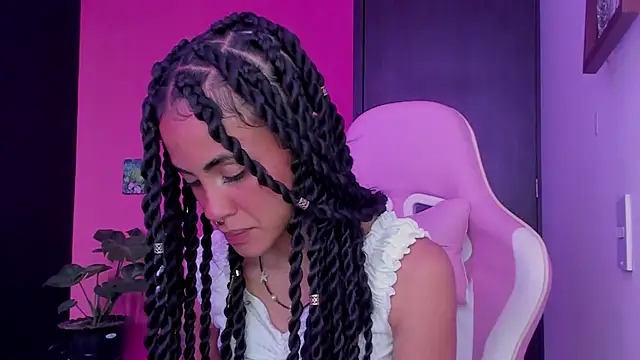 Snapshot of Juanadearco5 chatting on December 2024 06:31:01 PM Juanadearco5 online show from December 2024 06:31:01 PM