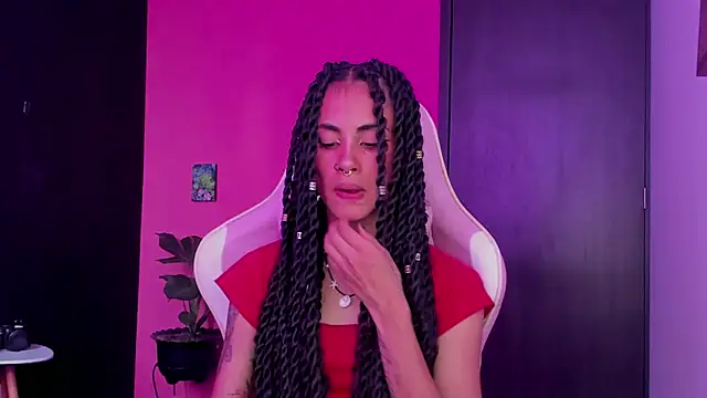 Snapshot of Juanadearco5 chatting on December 2024 05:46:01 PM Juanadearco5 online show from December 2024 05:46:01 PM