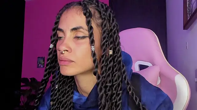 Snapshot of Juanadearco5 chatting on December 2024 10:01:02 PM Juanadearco5 online show from December 2024 10:01:02 PM