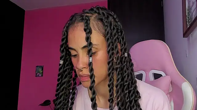 Snapshot of Juanadearco5 chatting on January 2025 09:36:02 PM Juanadearco5 online show from January 2025 09:36:02 PM