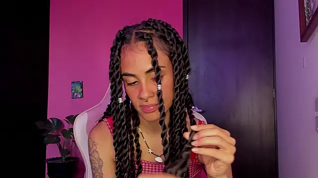 Snapshot of Juanadearco5 chatting on January 2025 09:16:01 PM Juanadearco5 online show from January 2025 09:16:01 PM