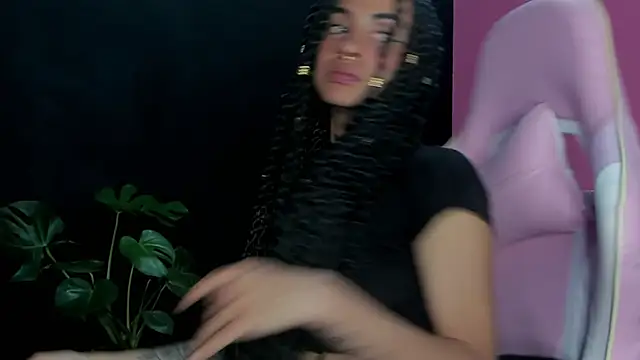 Snapshot of Juanadearco5 chatting on January 2025 12:51:02 AM Juanadearco5 online show from January 2025 12:51:02 AM