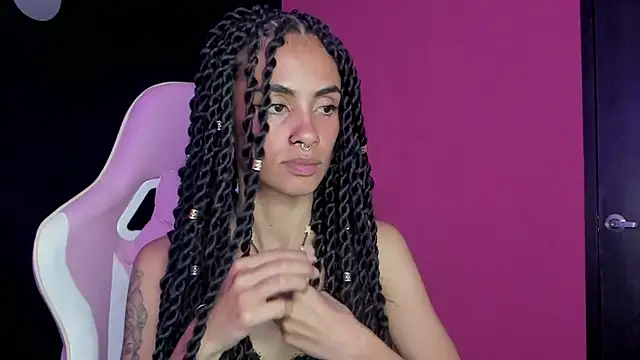 Snapshot of Juanadearco5 chatting on January 2025 10:13:02 PM Juanadearco5 online show from January 2025 10:13:02 PM