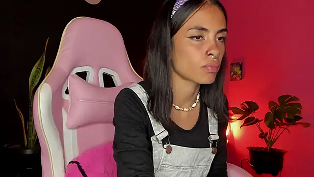 Snapshot of Juanadearco5 chatting on February 2025 12:08:02 AM Juanadearco5 online show from February 2025 12:08:02 AM