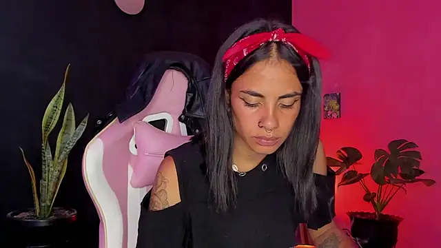 Snapshot of Juanadearco5 chatting on February 2025 09:10:01 PM Juanadearco5 online show from February 2025 09:10:01 PM