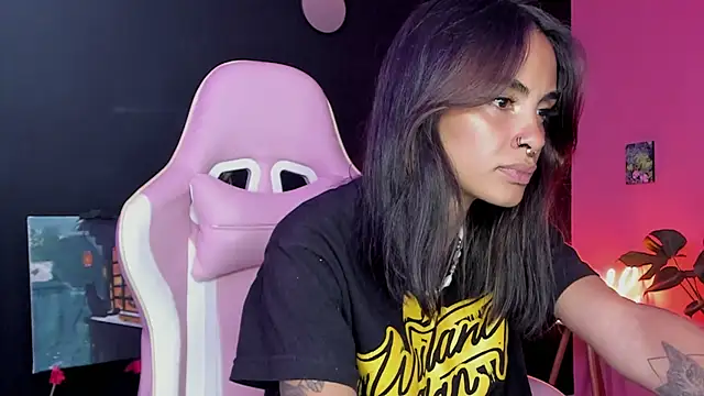 Snapshot of Juanadearco5 chatting on February 2025 08:42:02 PM Juanadearco5 online show from February 2025 08:42:02 PM