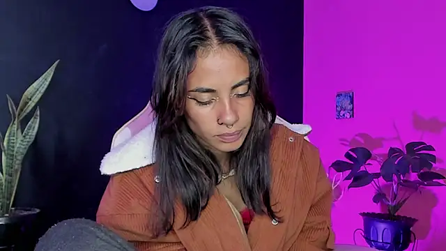 Snapshot of Juanadearco5 chatting on February 2025 03:29:01 PM Juanadearco5 online show from February 2025 03:29:01 PM