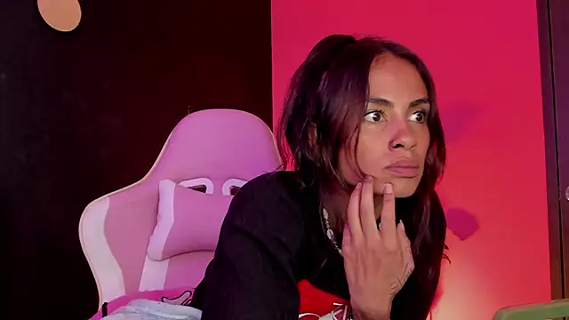 Snapshot of Juanadearco5 chatting on March 2025 03:48:02 PM Juanadearco5 online show from March 2025 03:48:02 PM