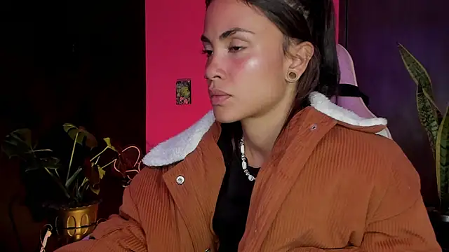 Snapshot of Juanadearco5 chatting on March 2025 09:21:01 PM Juanadearco5 online show from March 2025 09:21:01 PM