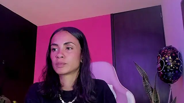 Snapshot of Juanadearco5 chatting on March 2025 04:22:01 PM Juanadearco5 online show from March 2025 04:22:01 PM