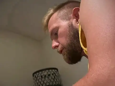 Snapshot of W1LBURN chatting on April 2026 04:17:01 AM W1LBURN online show from April 2026 04:17:01 AM