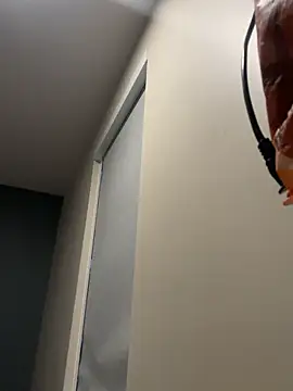 Snapshot of W1LBURN chatting on April 2026 11:40:01 PM W1LBURN online show from April 2026 11:40:01 PM