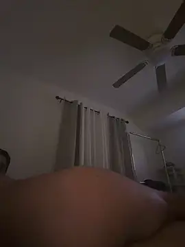 elwhite1996 online show from December 2025 12:00:01 PM