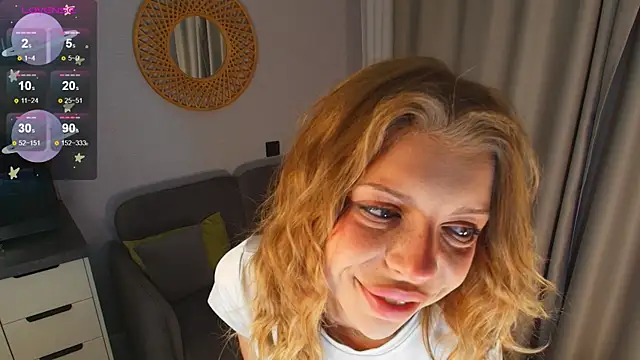 Snapshot of Hannah_Carr chatting on July 2026 08:55:02 PM Hannah Carr online show from July 2026 08:55:02 PM