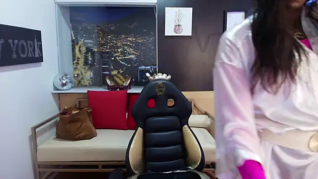 enderlis online show from February 2025 06:00:01 AM