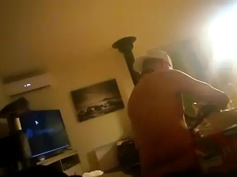 Snapshot of Vinyboy69 chatting on November 2025 04:23:02 AM Vinyboy69 online show from November 2025 04:23:02 AM