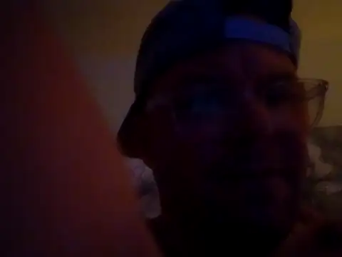 Snapshot of Vinyboy69 chatting on November 2025 12:24:01 AM Vinyboy69 online show from November 2025 12:24:01 AM