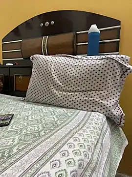 Snapshot of Wild_beast chatting on March 2026 09:43:01 AM Wild beast online show from March 2026 09:43:01 AM