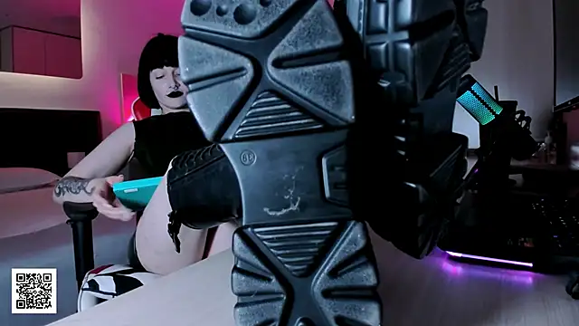 Snapshot of _Goddess_Misha_ chatting on November 2025 09:05:02 PM Goddess Misha online show from November 2025 09:05:02 PM