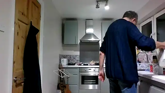 jimmybenido online show from December 2024 05:18:02 PM