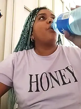 ELLA KELLY online show from March 2025 12:00:01 PM