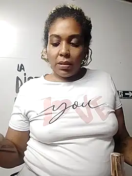 ELLA KELLY online show from November 2025 11:32:02 AM