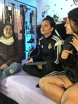 1lovelygirls online show from December 2025 12:14:01 PM