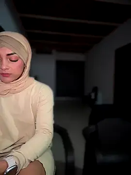 lalilamassu1 online show from September 2025 01:32:02 AM