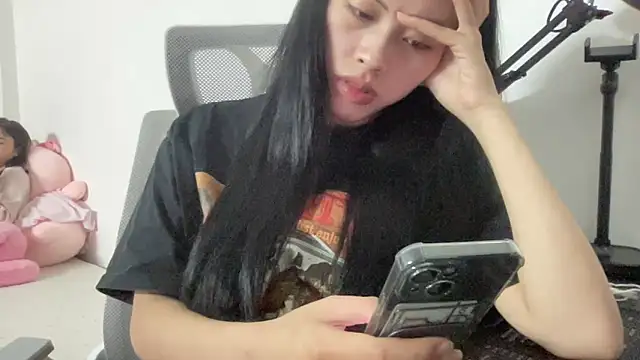 Snapshot of Louis_Baby chatting on December 2025 08:23:01 AM Louis Baby online show from December 2025 08:23:01 AM