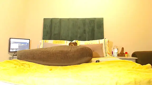 sexybigasss online show from February 2026 06:21:01 AM