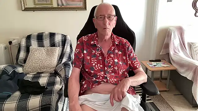 Snapshot of cutaboverest chatting on July 2026 06:18:01 PM cutaboverest online show from July 2026 06:18:01 PM