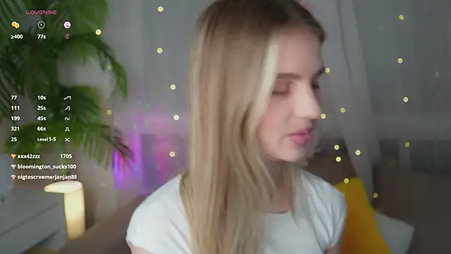 Fluffy-Angel online show from December 2024 02:06:01 PM