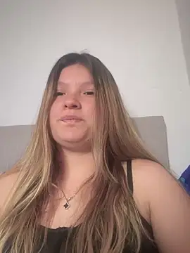 Snapshot of ASLY_MULLERHOT chatting on December 2024 05:29:02 PM ASLY MULLERHOT online show from December 2024 05:29:02 PM