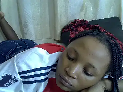 Snapshot of SpicyPetite chatting on February 2025 07:38:02 PM SpicyPetite online show from February 2025 07:38:02 PM