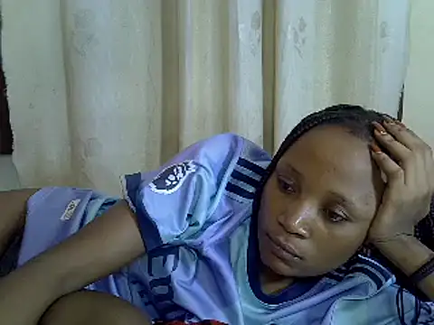 Snapshot of SpicyPetite chatting on February 2025 08:06:02 AM SpicyPetite online show from February 2025 08:06:02 AM