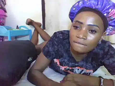 Snapshot of SpicyPetite chatting on February 2025 01:03:01 PM SpicyPetite online show from February 2025 01:03:01 PM