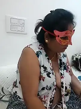 Snapshot of BBW_HOT_COUPLE chatting on December 2024 05:18:02 PM BBW HOT COUPLE online show from December 2024 05:18:02 PM