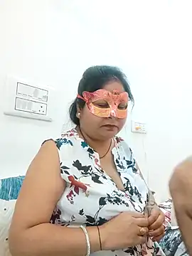 Snapshot of BBW_HOT_COUPLE chatting on January 2025 04:39:02 AM BBW HOT COUPLE online show from January 2025 04:39:02 AM