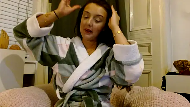 LucyLuxee19 online show from February 2025 07:49:01 PM