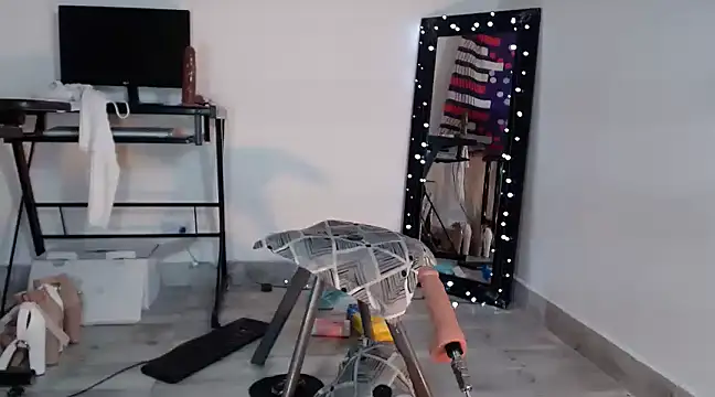 Snapshot of Amelie_hills02 chatting on February 2025 12:38:02 PM Amelie hills02 online show from February 2025 12:38:02 PM