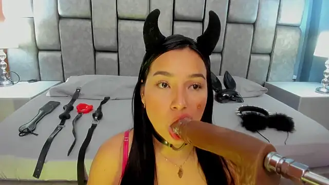 AniEvans  online show from February 2026 09:32:02 AM