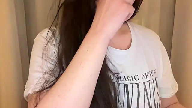 Snapshot of Sandysecret chatting on April 2026 08:01:02 PM Sandysecret online show from April 2026 08:01:02 PM