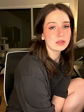 nerdynina online show from January 2026 12:48:02 AM