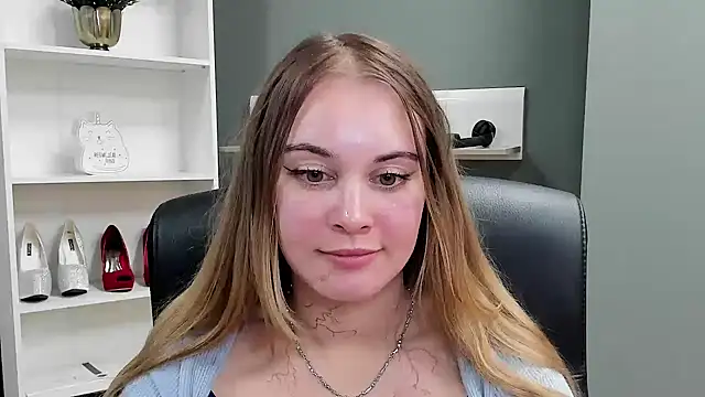 Snapshot of kitty_valeria chatting on October 2025 08:04:02 PM kitty valeria online show from October 2025 08:04:02 PM