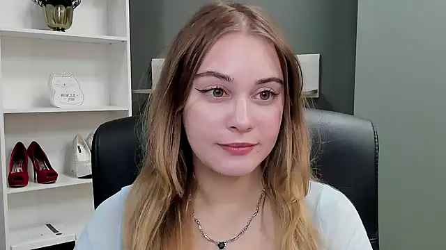 kitty valeria online show from November 2025 02:26:01 PM