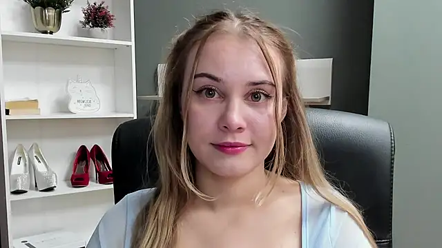 Snapshot of kitty_valeria chatting on December 2025 10:16:01 PM kitty valeria online show from December 2025 10:16:01 PM