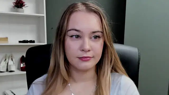 Snapshot of kitty_valeria chatting on January 2026 07:46:02 AM kitty valeria online show from January 2026 07:46:02 AM