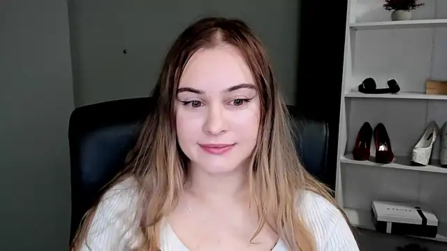 Snapshot of kitty_valeria chatting on February 2026 09:57:02 PM kitty valeria online show from February 2026 09:57:02 PM