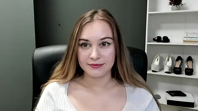 Snapshot of kitty_valeria chatting on March 2026 01:44:02 PM kitty valeria online show from March 2026 01:44:02 PM