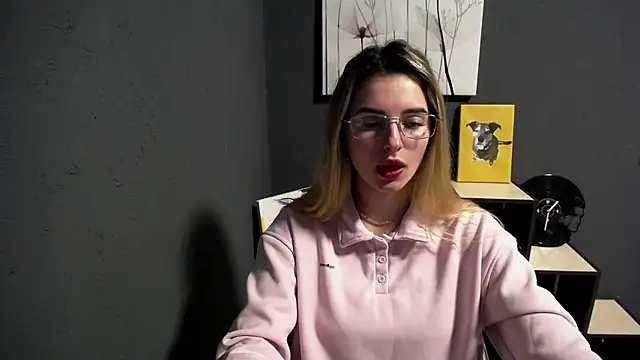 lady olivia  online show from April 2026 11:18:02 AM